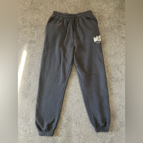 White Fox Boutique Worn Oversized Hoodie in S/M and NWOT Sweatpants in size S - Picture 7 of 12